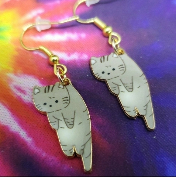 HANDMADE gray tabby cat earrings - Picture 2 of 4